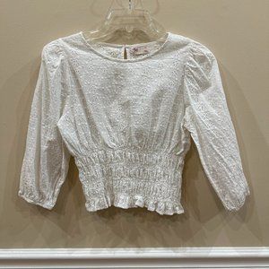 Cute Eyelet top